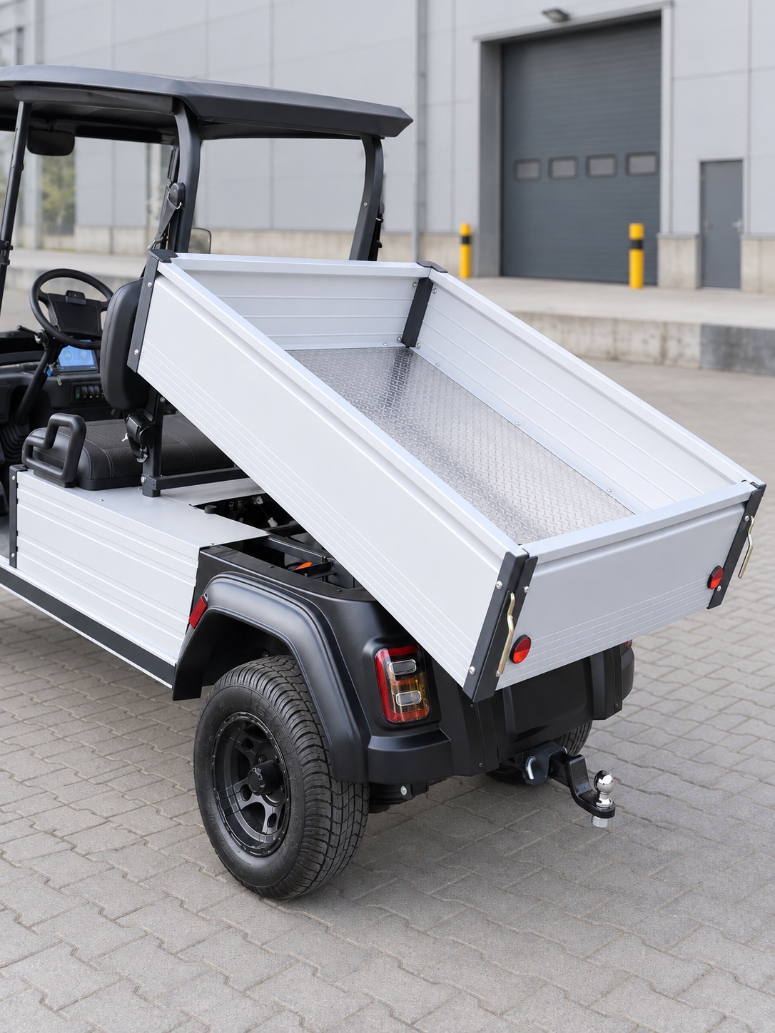 The raised tipping bed of the New Birdie Car-GO XL 500